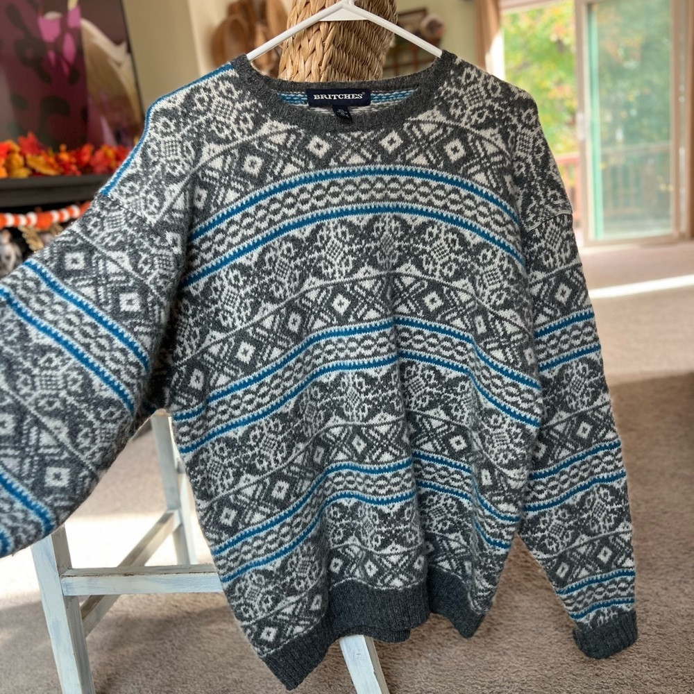 100% wool Gray and Blue Patterned Men's Sweater